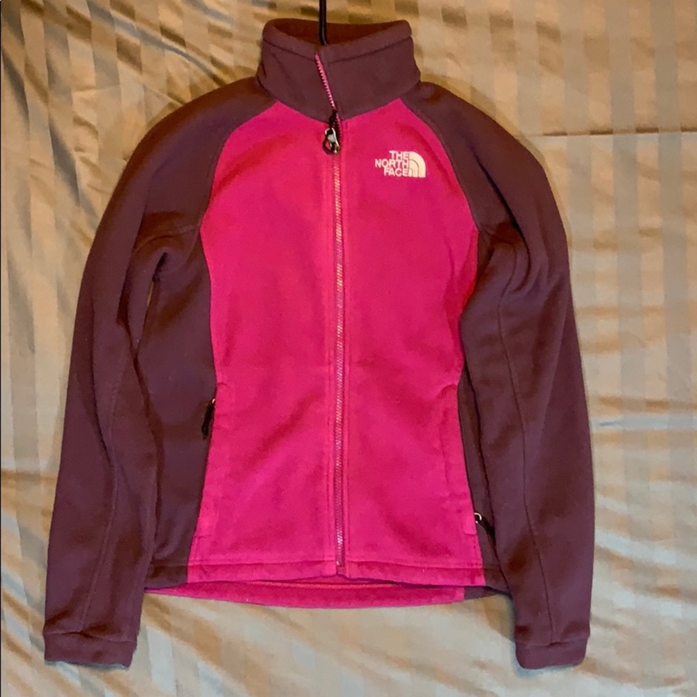 The north face zip up fleece, slim fit barely used